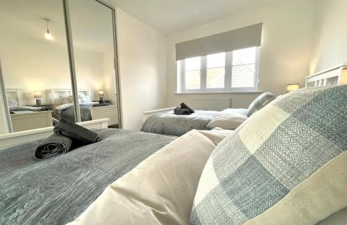 New Modern 2 Bed with parking in BISHOPS STORTFORD, close to Stansted Airport! - Foto 8