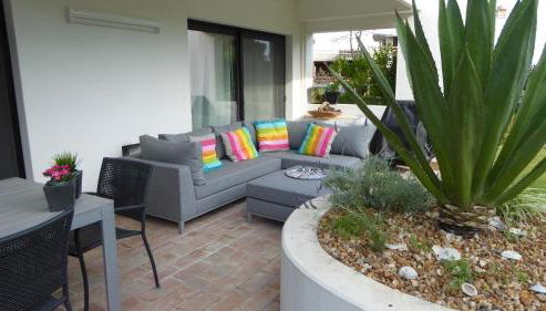 By the Beach - Foto 2