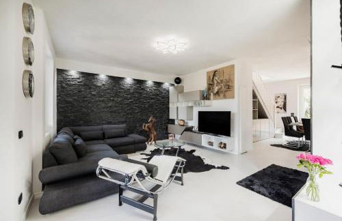 k10 Luxury House, Pool, Jacuzzi, Gym, Sauna, Private garden - Foto 14