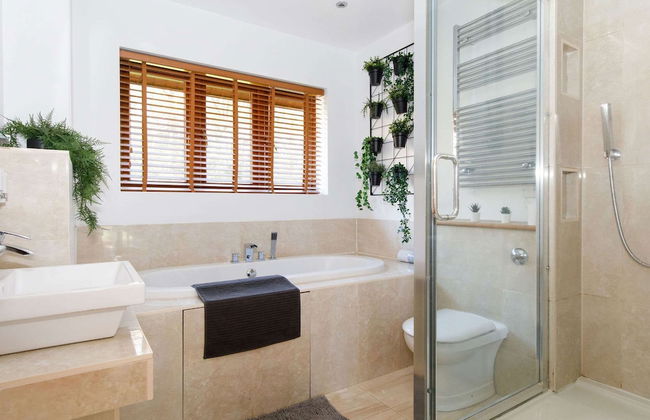 Serene Riverside 6BR Luxury Retreat in Curdridge - Photo 79