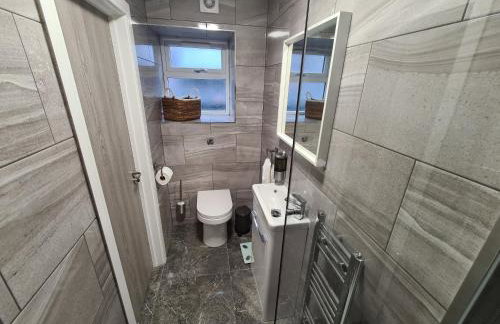 SAV 5 Bed Luxury House Leicestershire - Photo 7