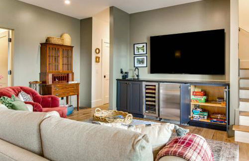 Deck and Mountain Views Black Chalet in Glenville - Foto 19