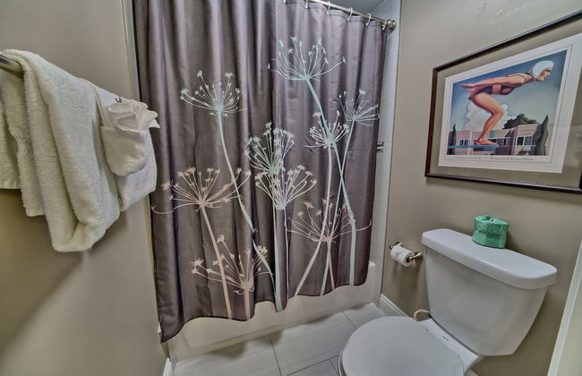 Pleasant Oceanfront Condo with Large Balcony and Beach Access - Unit 1605 by RedAwning - Foto 23