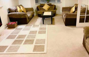 Luxurious Executive 5 Bedroom Whole Home - For 10 - Foto 19