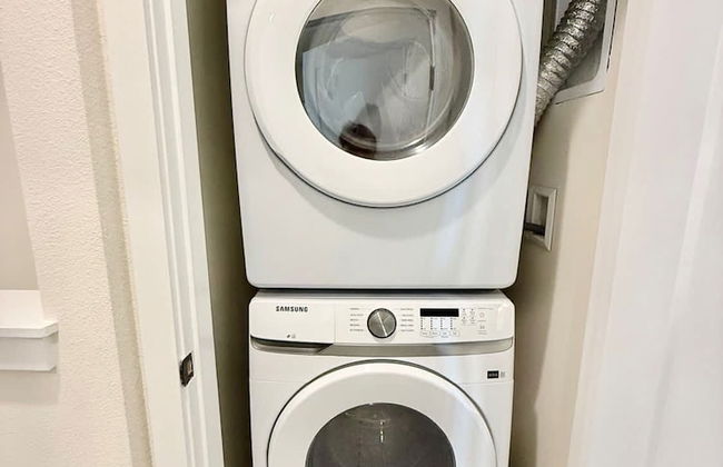 Upstay - Modern Home w Pool in New Development - Foto 27