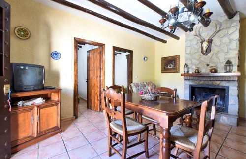 Cortijo Los Alazores, authentic cortijo with private pool - Foto 4