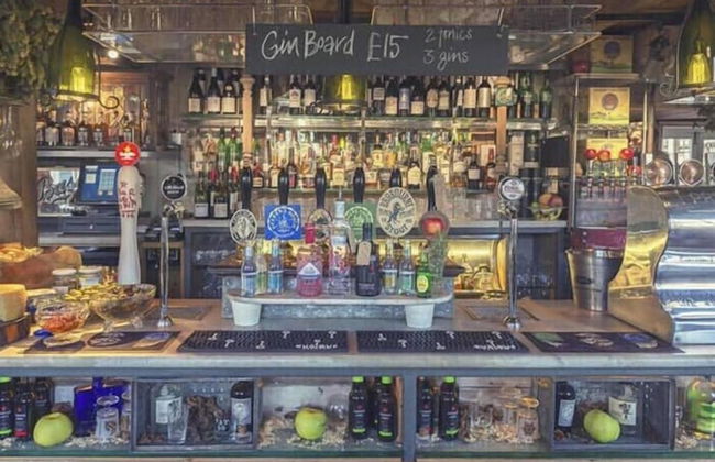 Dog Friendly Shepherd's Hut, Perfect for Couples - Photo 25