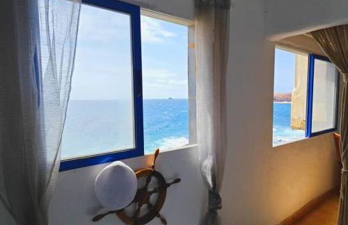 La casa con terraza privada sobre el mar - Foto 19