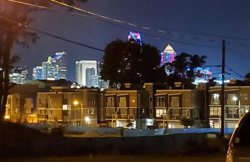 Suite 7, Sleep 6, Walk to Attractions in Uptown - Foto 10