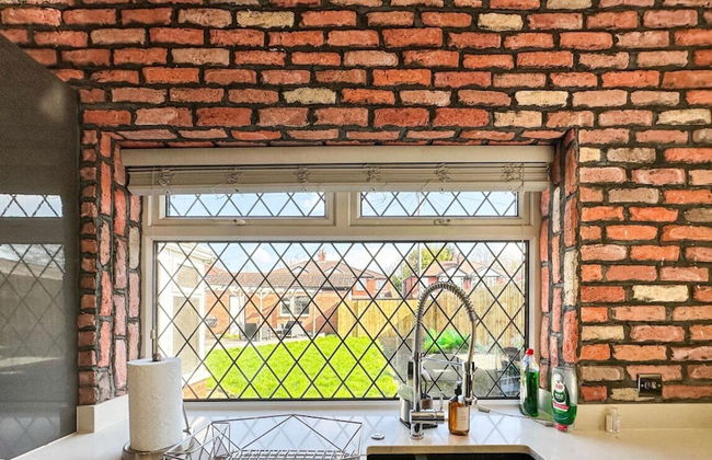 Beautiful Detached Villa - Jacuzzi Bath - Parking - Foto 10