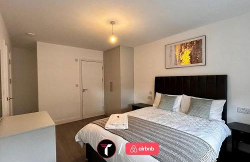 Spacious 4 Bedroom House for 8 Guests Ideal for Families and Contractors, WIFI and Free Parking - Foto 19