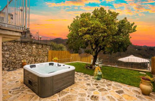 Jacuzzi Privata e Splendida Vista in bellissimo Cottage - Foto 2