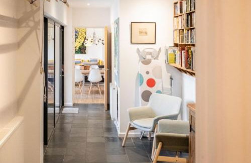 Stunning 6 Bedroom with Swimming Pool & Sauna! - Foto 92