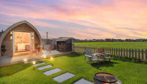 Chapterhouse - Cathedral View - Hot Tub - Photo 1, Garden, Garden view