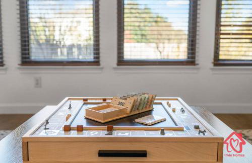 Georgian Oasis with Private Pool - An Irvie Home - Foto 39