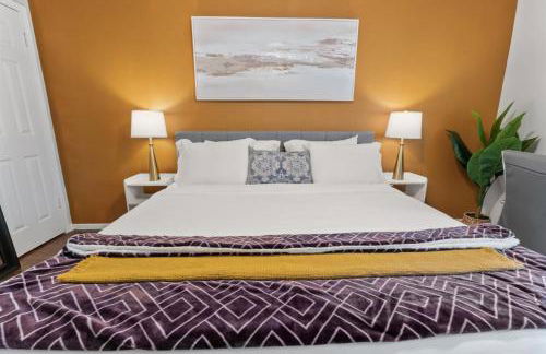 Intimate 2BD TCU Walkable - Foto 24