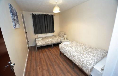 Spacious 3 Bedroom House in Beckton London - Foto 9
