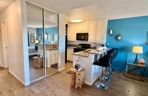 Hollywood Studio with Pool, Parking, Gym & Sign View - Foto 18