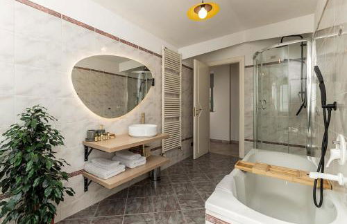 Kejani attic apt Scenic Views, Lux bath, Fast Wi-fi - Foto 30