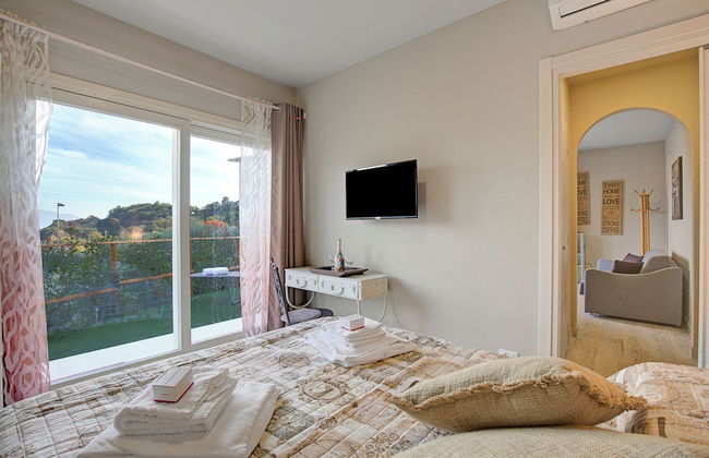 Caffe Priscilla House Parking & Lakeview - Foto 5