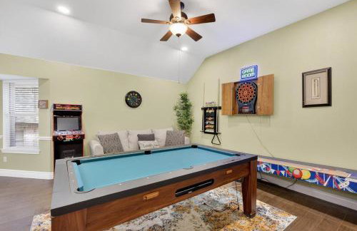 DFW Family Fun Retreat Game Room Pool Table Air Hockey Arcade Work Space Grill BBQ Firepit - Foto 14