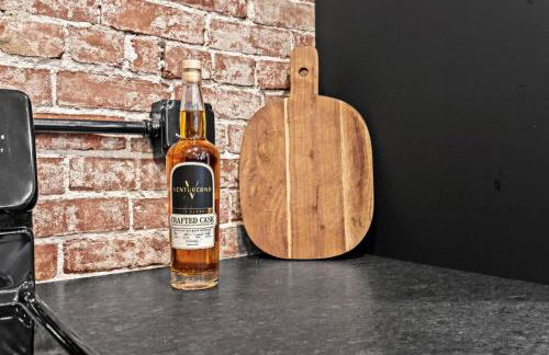 Unique Black Home in the Heart of Shelby Park - Foto 21