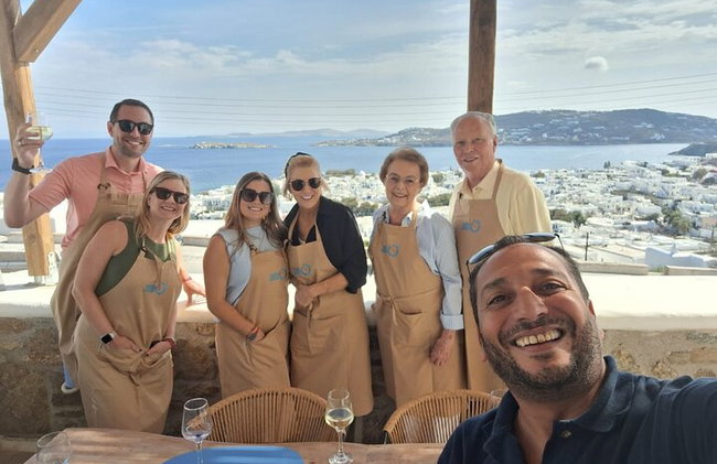 Experiencia en clase de cocina Mykonos para viajeros de cruceros - Foto 5
