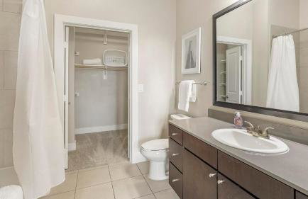 Landing Stylish 1BD Yoga Studio Gym - Photo 39