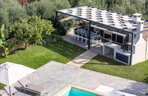 Villa Aris: A Serene Experience, 3BRs, Pool & Bbq - Photo 106