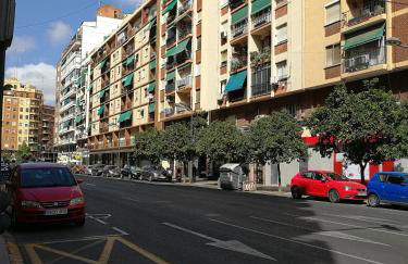 Céntrico apartamento en Valencia próximo parada de metro Ángel Guimerà - Foto 25