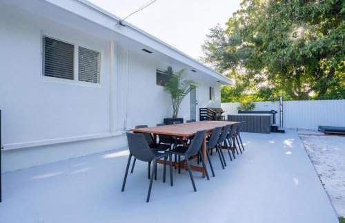 5BR HotTubPoolTableMiniGolf 7 min to Wynwood - Foto 30