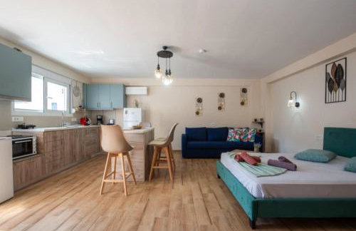 Stergios Suite with Private Jacuzzi - Photo 16