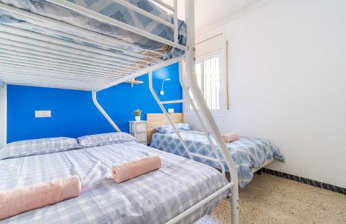 Cambrils Beach - 8 min to Beach - AC - WiFi - Terrace - 8 Guests - Photo 40