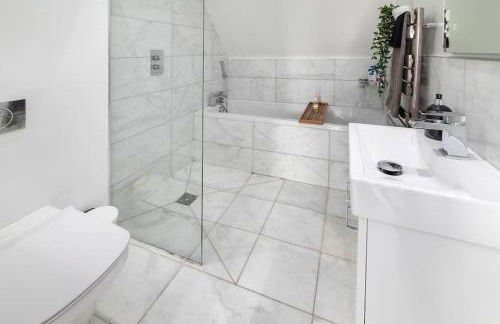 Modern Spacious 2 Bedroom Flat near Richmond Park - Foto 4