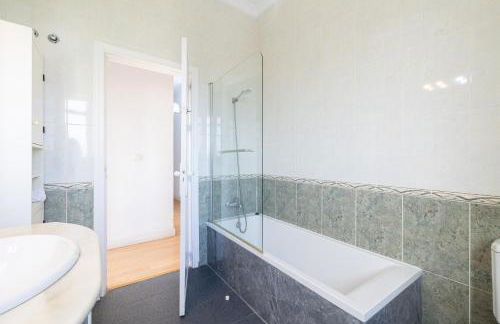 Holidays2Malaga Terraza & junto puerto deportivo - Foto 20