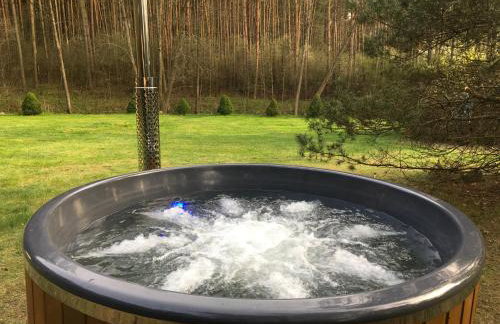 Deluxe Holiday Zdrojowa -Willa typu Alpejskiego w Borach Tucholskich-Całoroczna Balia z jacuzzi-Prywatny las i strumyk -Duża Wiata grillowa - Foto 12