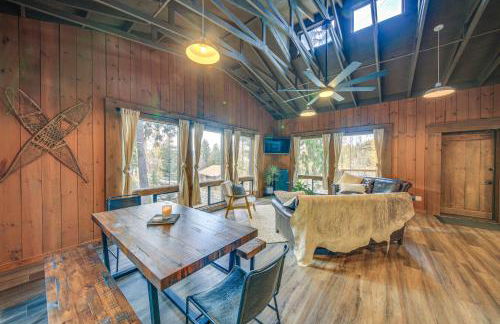 Bonners Ferry Cabin with Wraparound Deck and Views! - Foto 5