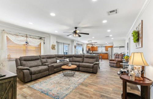 Port Sulphur Retreat with 2 Balconies and Arcade - Foto 4