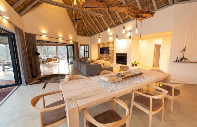 Villa Appelblaar Luxury 4 Bedroom Villa Home in the South African Bush - Photo 40