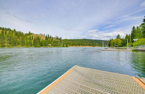 Family Fun on Ruby Creek Cusick Hideaway with Dock - Foto 2