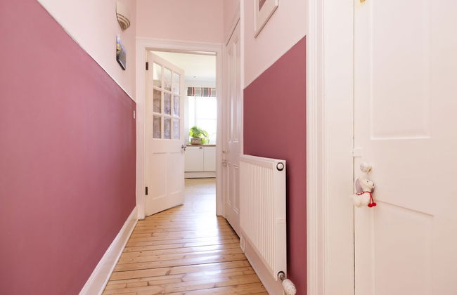 JOIVY Gorgeous 1-Bed Flat With A Shared Garden - Photo 22