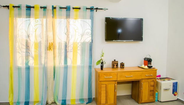 Room in Villa - Comfortable and Welcoming Suite With Terrace Overlooking the Lake - Foto 5, Habitación