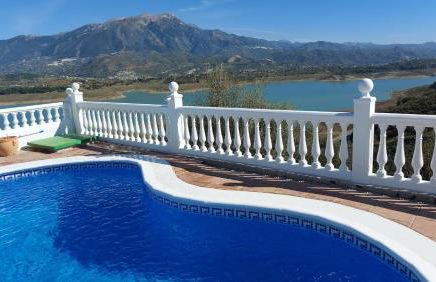 Casa VIVAndalusia Centrally located villa with private pool, breathtaking views by Rentasunnyplace - Foto 2