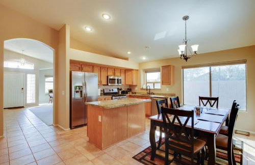 Near Hikes! Snowbird Escape with Pool in Gilbert - Foto 8