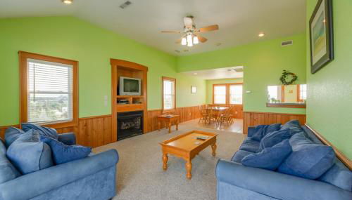 Quiet Hatteras Duplex with Decks about 1 Mile to Beach - Foto 4