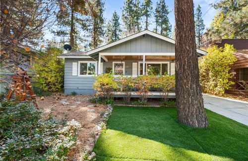 Tranquil Retreat with Fenced Backyard, Hot tub & Bar - Foto 31