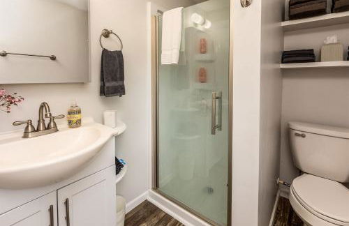 Historic Farm Cottage on 800-Acre Orchard - Foto 40