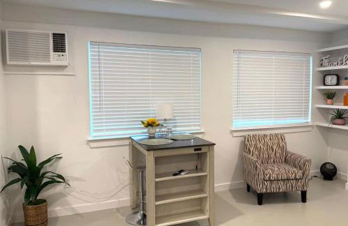 Stylish Studio on Lake Conroe - Photo 4