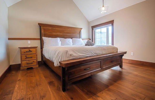 Snow Creek Cabins by Fernie Lodging Co. - Photo 61