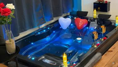 Love 2 avec Jacuzzi - Foto 1